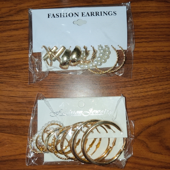 NWT- 12 Pair of Gold Earrings. - Picture 2 of 2